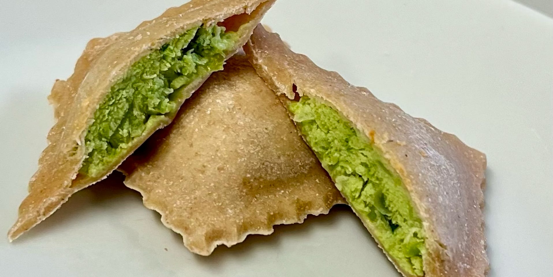 Garnelennudeln Auf Grauem Teller Serviert